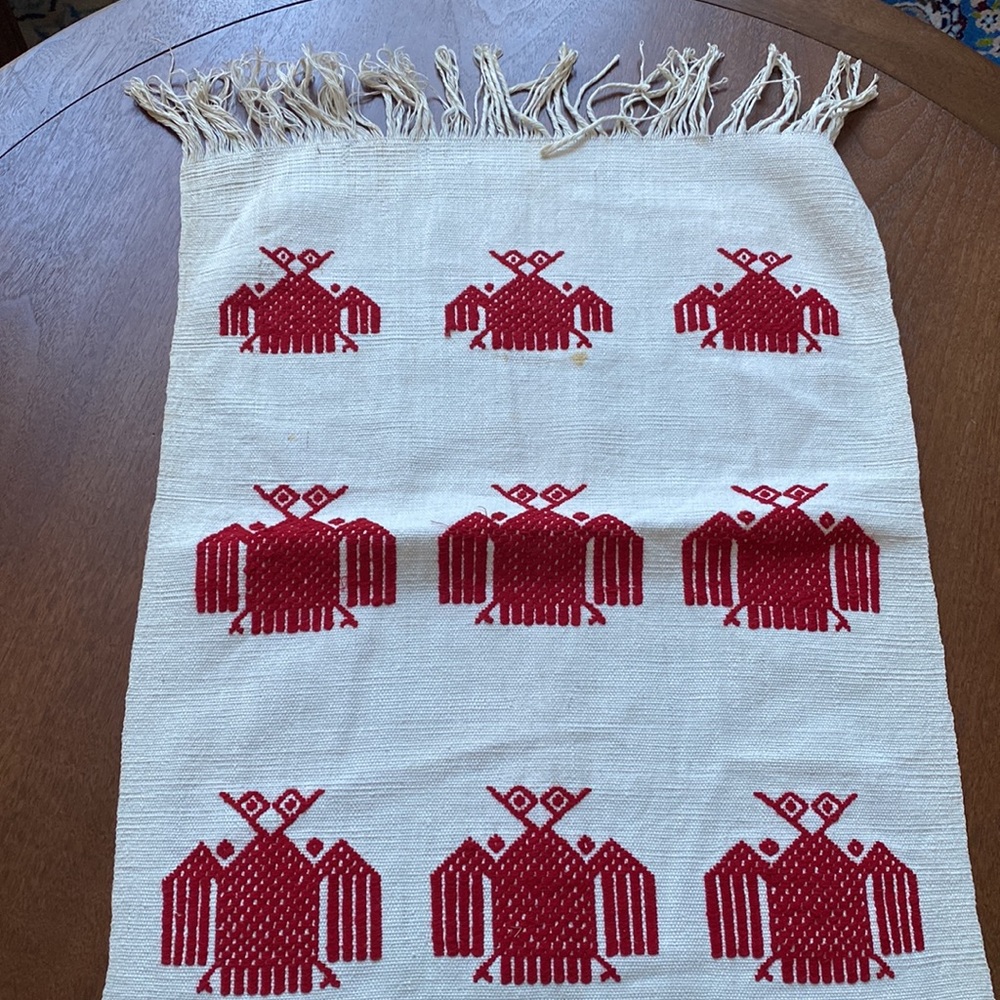 Table runner - Picture 3 of 5